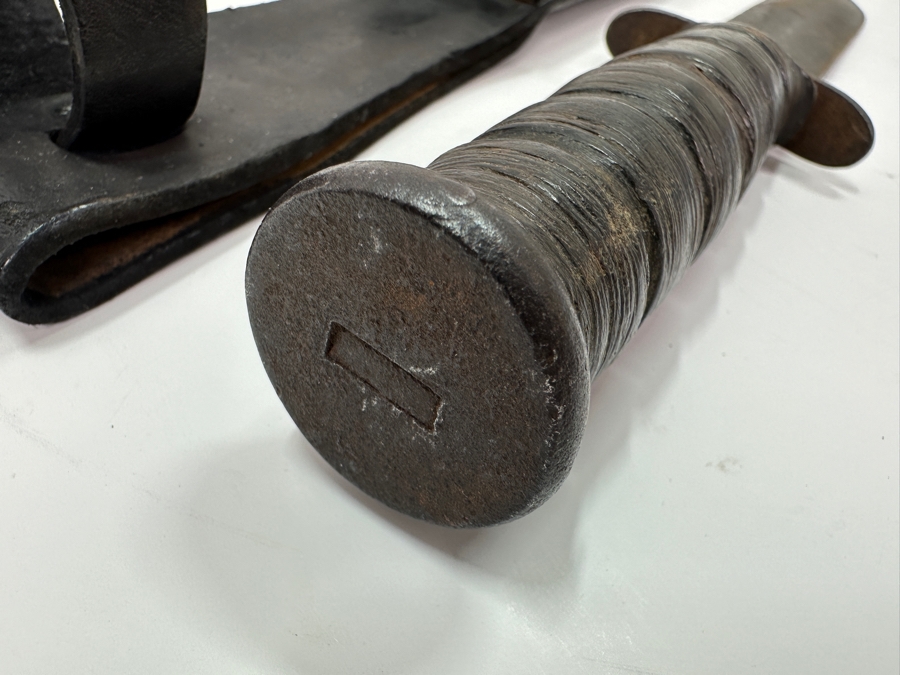 Vintage U.S. Military Fighting Knife With Sheath [Photo 3]