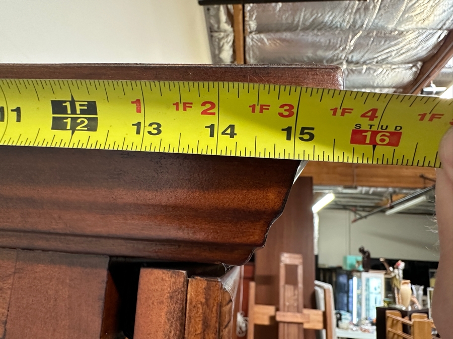 Pulaski Two Way Sliding Door Curio Cabinet 21015 with Rope-Twist Embossing and Beveled Glass 42W x 16D x 80H [Photo 10]