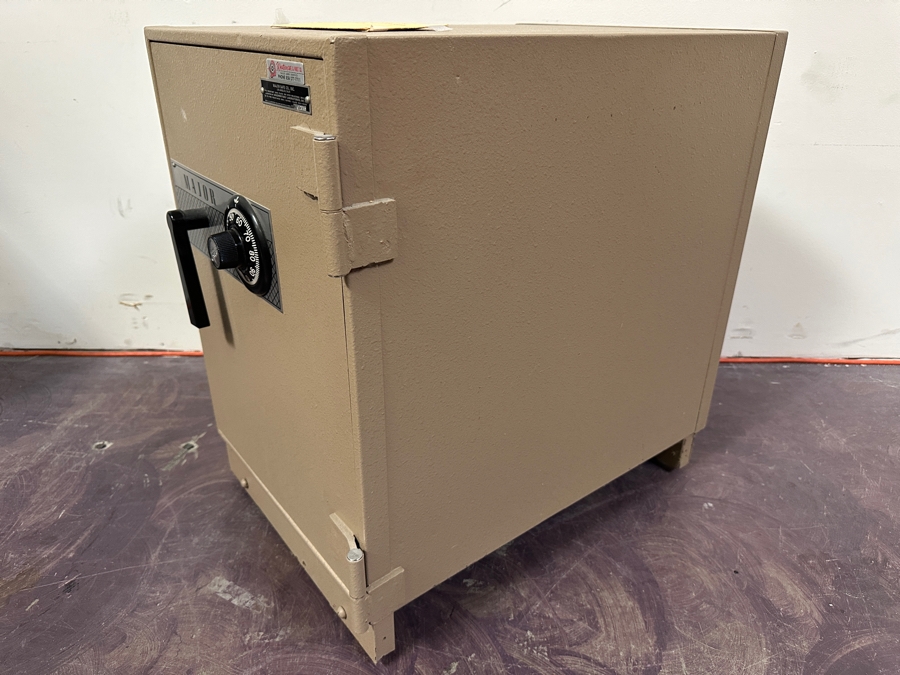 Major Western Safe and Vault Company Floor Safe with Dial Combination 17W x 24D x 24H [Photo 9]