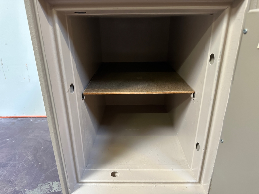 Major Western Safe and Vault Company Floor Safe with Dial Combination 17W x 24D x 24H [Photo 5]