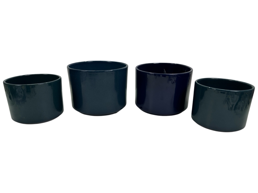 (2) 8' Flower Pots & (2) 6' Flower Pots [Photo 1]