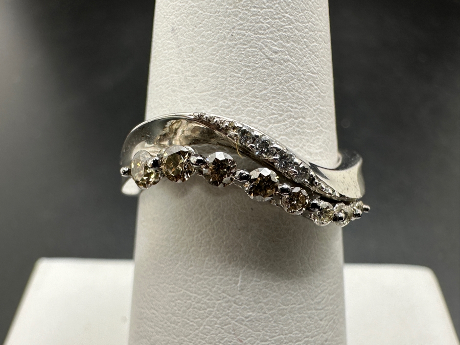 Sterling Silver Ring With White & Cognac Diamonds (Est. .20cttw) Size 7 2.5g Retails $400 [Photo 2]