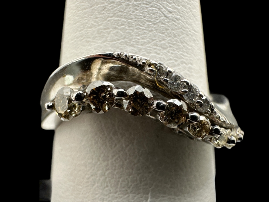 Sterling Silver Ring With White & Cognac Diamonds (Est. .20cttw) Size 7 2.5g Retails $400 [Photo 1]