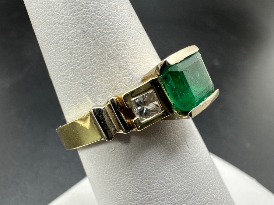 14k Gold Natural Emerald 7.35mm X 5.25mm (Est. 1ct) Set With (2) .09 Princess Cut Diamonds (Est. .18cttw) Size 7 6g Retails $4,800 [Photo 4]