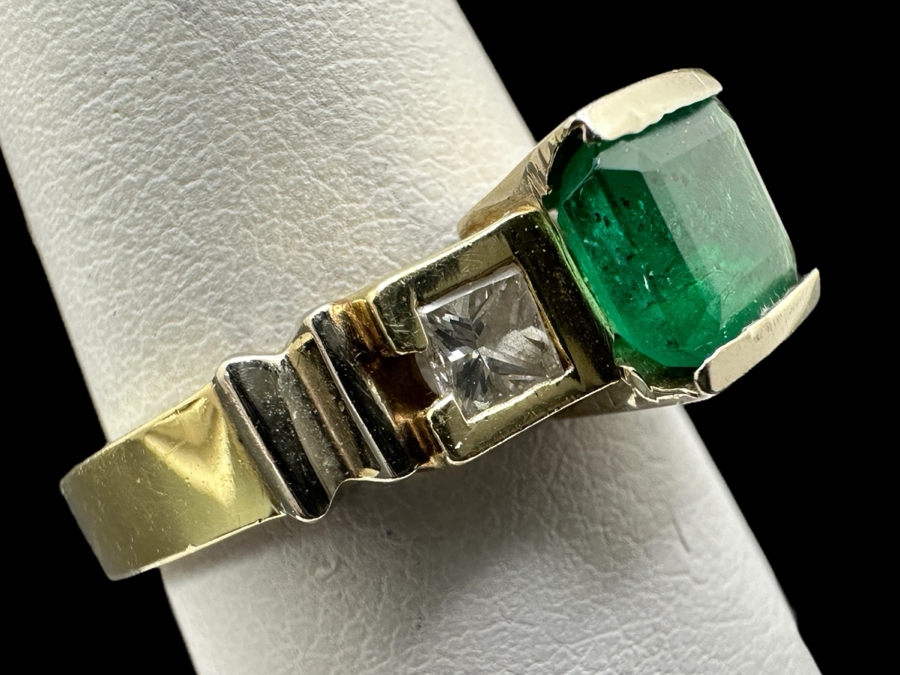 14k Gold Natural Emerald 7.35mm X 5.25mm (Est. 1ct) Set With (2) .09 Princess Cut Diamonds (Est. .18cttw) Size 7 6g Retails $4,800 [Photo 1]