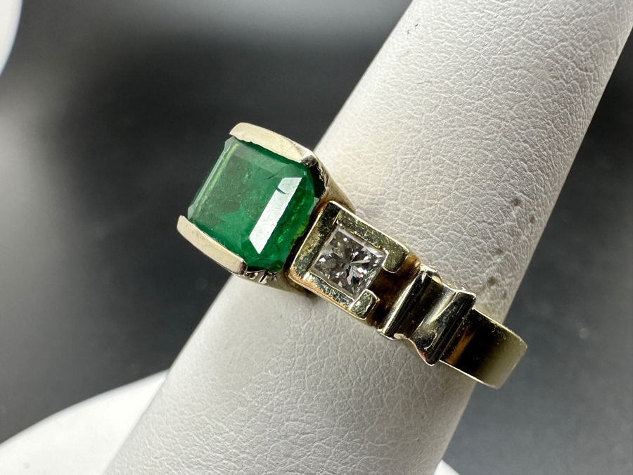 14k Gold Natural Emerald 7.35mm X 5.25mm (Est. 1ct) Set With (2) .09 Princess Cut Diamonds (Est. .18cttw) Size 7 6g Retails $4,800 [Photo 8]