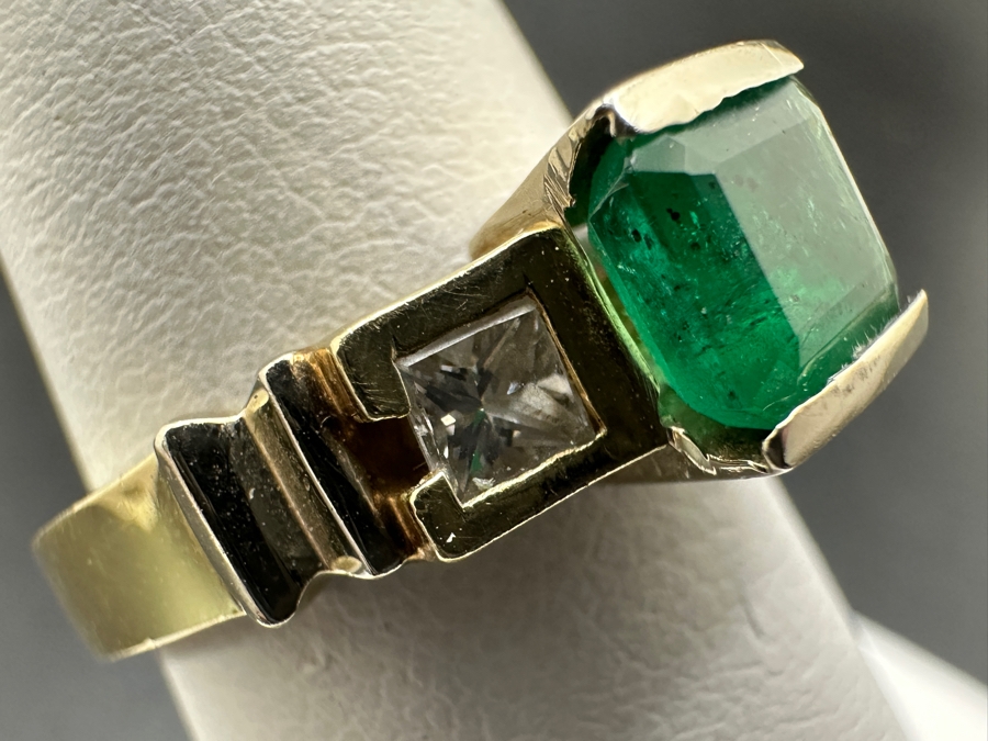 14k Gold Natural Emerald 7.35mm X 5.25mm (Est. 1ct) Set With (2) .09 Princess Cut Diamonds (Est. .18cttw) Size 7 6g Retails $4,800 [Photo 7]