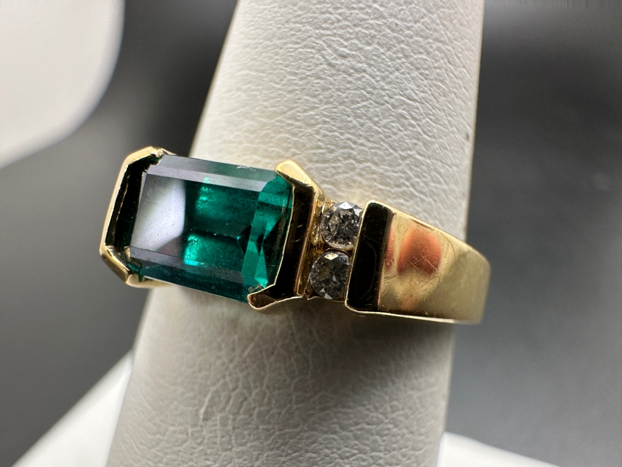 10k Gold Faux Emerald Set With (2) .01 Diamonds (.02cttw) Size 7 2.9g Retails $600 [Photo 4]