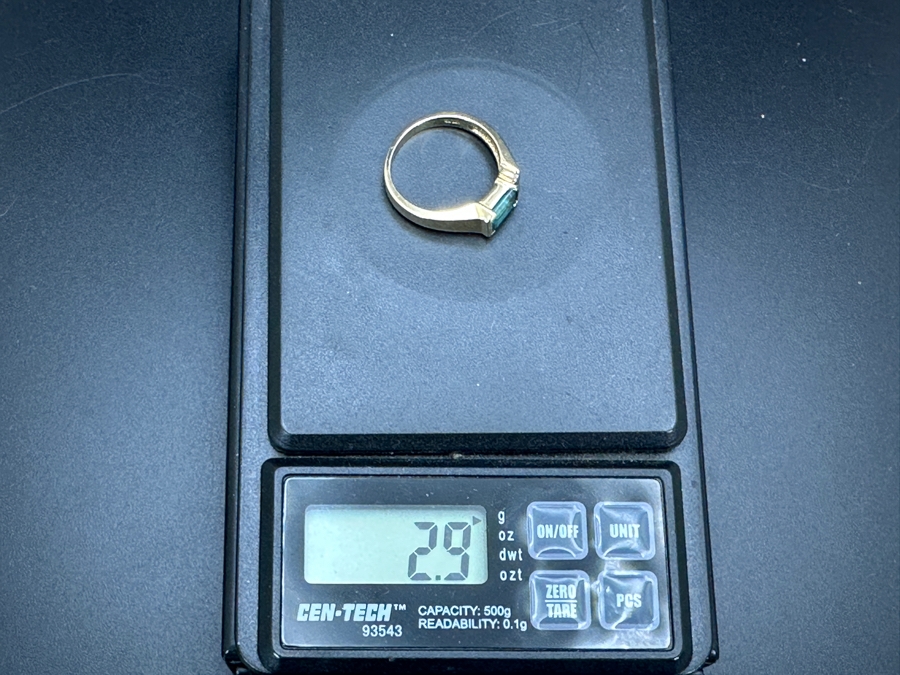 10k Gold Faux Emerald Set With (2) .01 Diamonds (.02cttw) Size 7 2.9g Retails $600 [Photo 9]