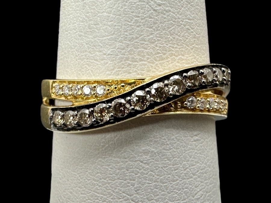 14k Gold Le Vian Diamond Ring Set With (12) 1.5mm Round Diamonds (Est. .18cttw) And (10) .1mm Round Diamonds (Est. .05cttw) ~1/4cttw Size 7 3.2g Retails $1,600