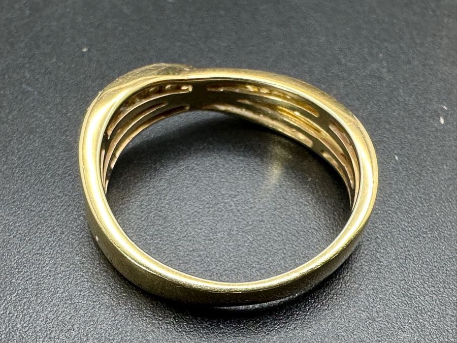 14k Gold Le Vian Diamond Ring Set With (12) 1.5mm Round Diamonds (Est. .18cttw) And (10) .1mm Round Diamonds (Est. .05cttw) ~1/4cttw Size 7 3.2g Retails $1,600 [Photo 9]