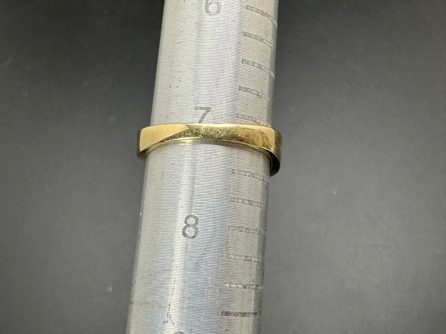 14k Gold Le Vian Diamond Ring Set With (12) 1.5mm Round Diamonds (Est. .18cttw) And (10) .1mm Round Diamonds (Est. .05cttw) ~1/4cttw Size 7 3.2g Retails $1,600 [Photo 10]