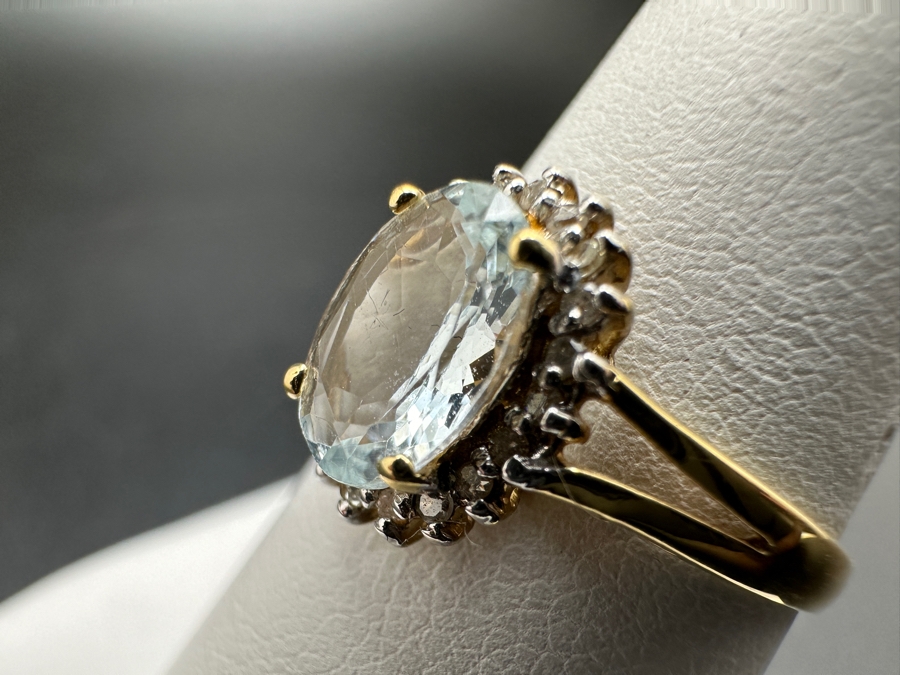 14k Gold 8 X 6mm Aquamarine Ring Set With (20) 1mm Diamonds (Est. .10cttw) Size 7.5 1.8g Retails $800 [Photo 6]