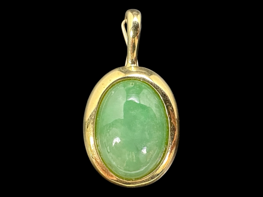 14k Gold Jadeite Pendant 4.2g Retails $500