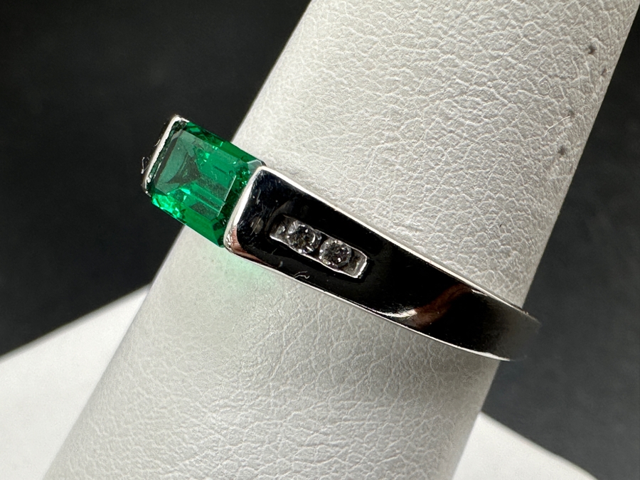 10k Gold Hydrothermal Synthetic Emerald Ring With (4) .01 Natural Diamonds (.04cttw) Size 8.25 2g Retails $500 [Photo 6]
