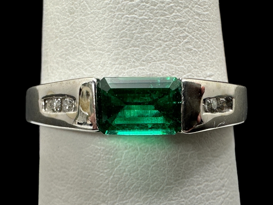 10k Gold Hydrothermal Synthetic Emerald Ring With (4) .01 Natural Diamonds (.04cttw) Size 8.25 2g Retails $500 [Photo 1]