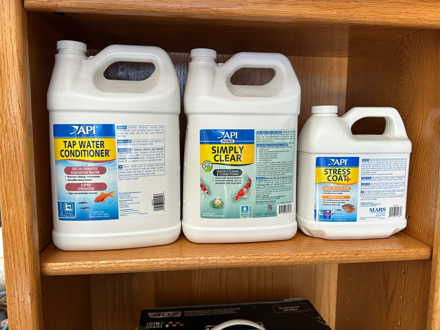 Huge Fish Aquarium Lot Includes Fluval Performance Canister Filter, (3) Smart Feeders And Various Chemicals [Photo 3]