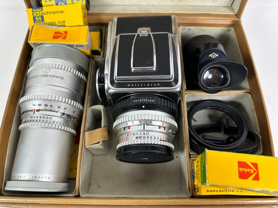 Vintage Hasselblad 500C Film Camera With Carl Zeiss Planar 1:2.8 f=80mm Lens And Carl Zeiss Synchro-Compur Sonnar 1:5.6 f=250mm Lens Plus Camera Bag And Old Film [Photo 4]