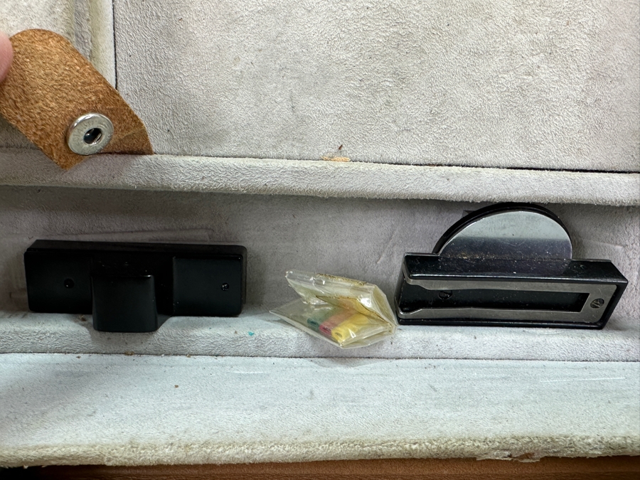 Vintage Hasselblad 500C Film Camera With Carl Zeiss Planar 1:2.8 f=80mm Lens And Carl Zeiss Synchro-Compur Sonnar 1:5.6 f=250mm Lens Plus Camera Bag And Old Film [Photo 30]