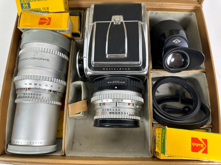 Vintage Hasselblad 500C Film Camera With Carl Zeiss Planar 1:2.8 f=80mm Lens And Carl Zeiss Synchro-Compur Sonnar 1:5.6 f=250mm Lens Plus Camera Bag And Old Film [Photo 5]