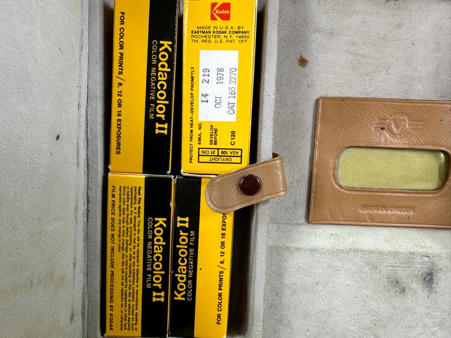 Vintage Hasselblad 500C Film Camera With Carl Zeiss Planar 1:2.8 f=80mm Lens And Carl Zeiss Synchro-Compur Sonnar 1:5.6 f=250mm Lens Plus Camera Bag And Old Film [Photo 28]