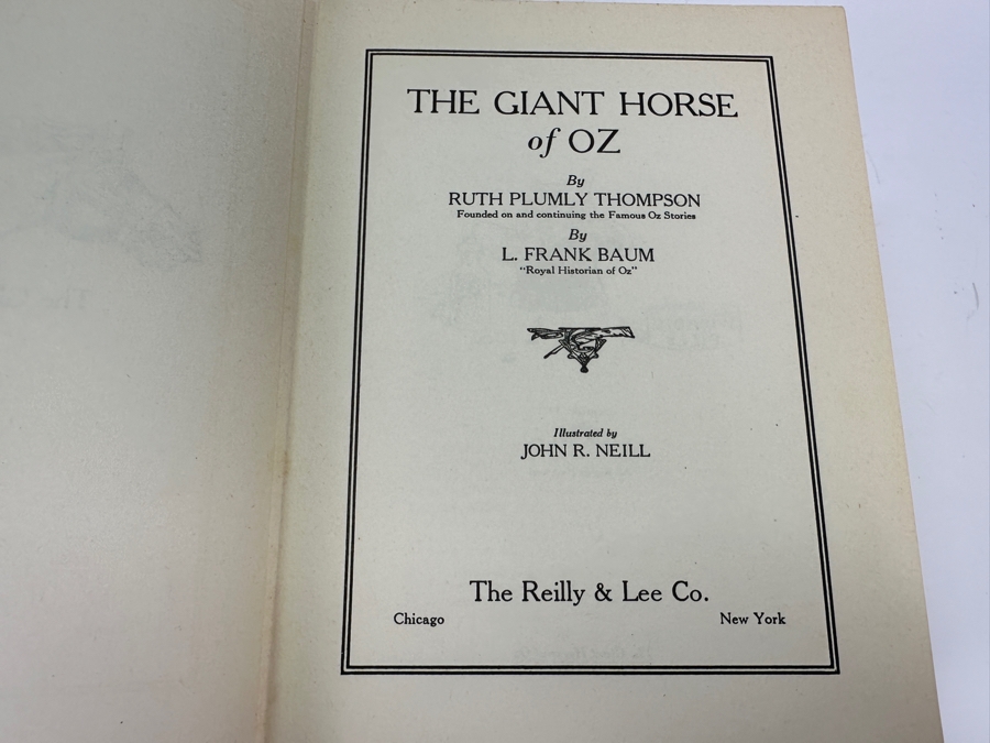 (6) Vintage L. Frank Baum Oz Hardcover Books: Pirates In Oz, The Scarecrow Of Oz, The Giant Horse Of Oz, The Emerald City Of Oz, Glinda Of Oz & Kabumpo In Oz Dating From 1910-1931 [Photo 13]