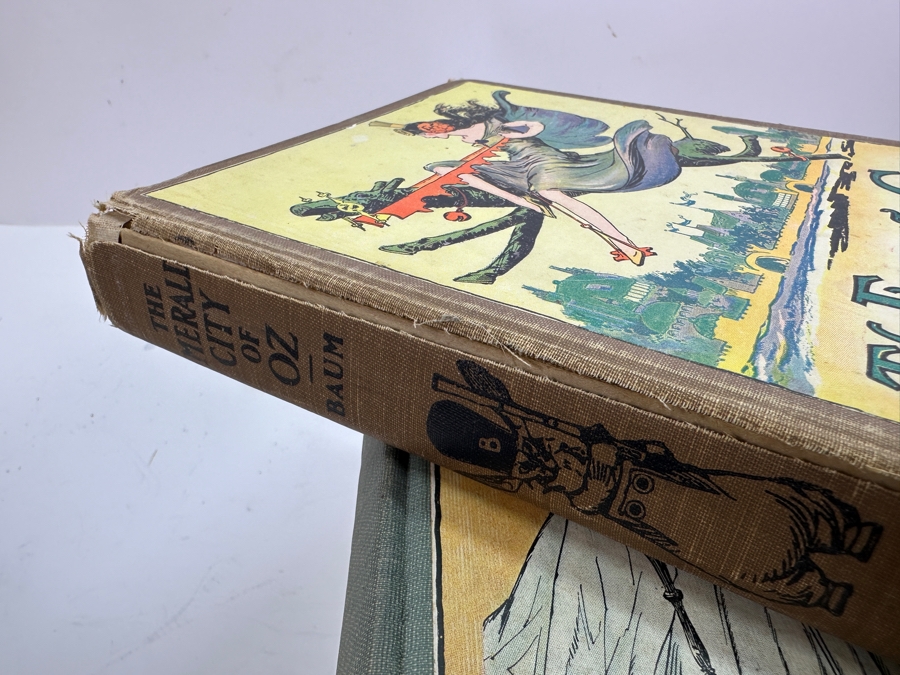 (6) Vintage L. Frank Baum Oz Hardcover Books: Pirates In Oz, The Scarecrow Of Oz, The Giant Horse Of Oz, The Emerald City Of Oz, Glinda Of Oz & Kabumpo In Oz Dating From 1910-1931 [Photo 20]