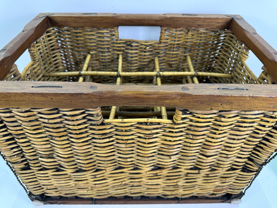 Antique French Wicker Wine Carrier 22.5W x 15D x 15.5H [Photo 5]