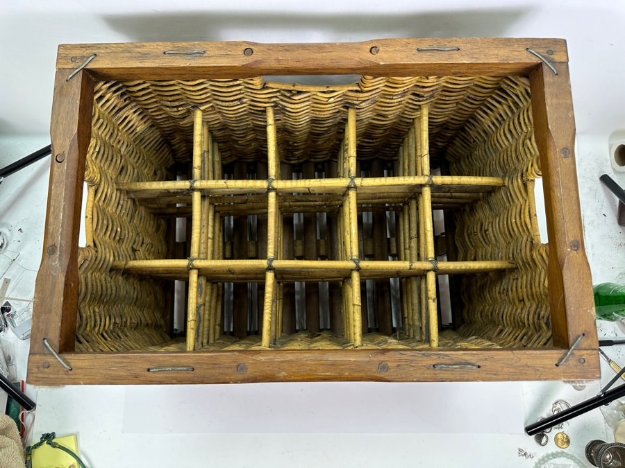 Antique French Wicker Wine Carrier 22.5W x 15D x 15.5H [Photo 3]