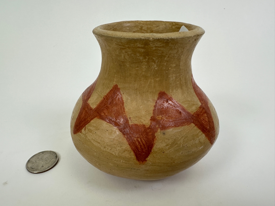 Tarahumara Pottery Vase 4'H [Photo 4]