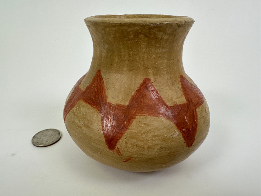 Tarahumara Pottery Vase 4'H [Photo 5]
