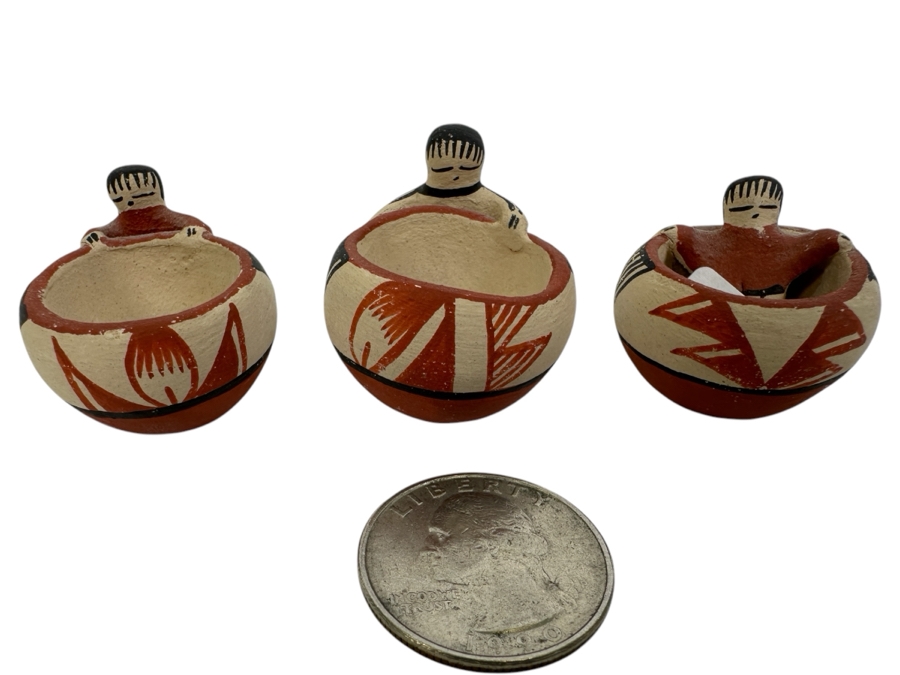 Lot of (3) Miniature Jemez Pottery Pots 1'H