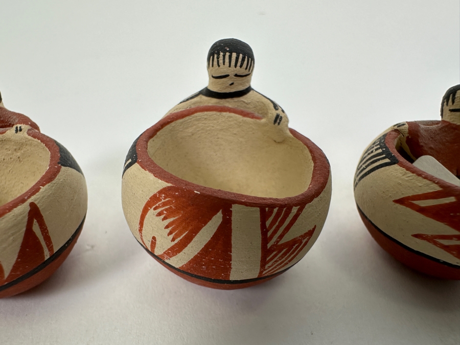 Lot of (3) Miniature Jemez Pottery Pots 1'H [Photo 5]