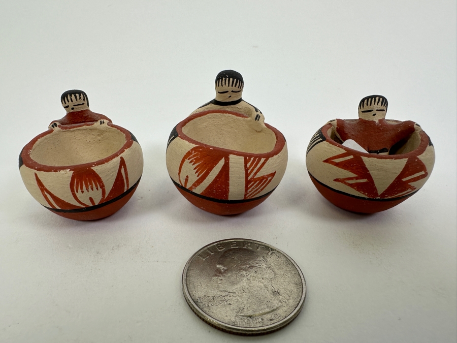 Lot of (3) Miniature Jemez Pottery Pots 1'H [Photo 2]