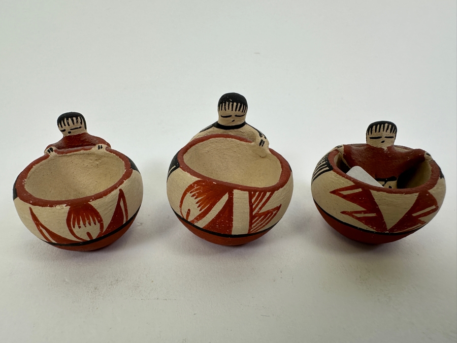 Lot of (3) Miniature Jemez Pottery Pots 1'H [Photo 3]