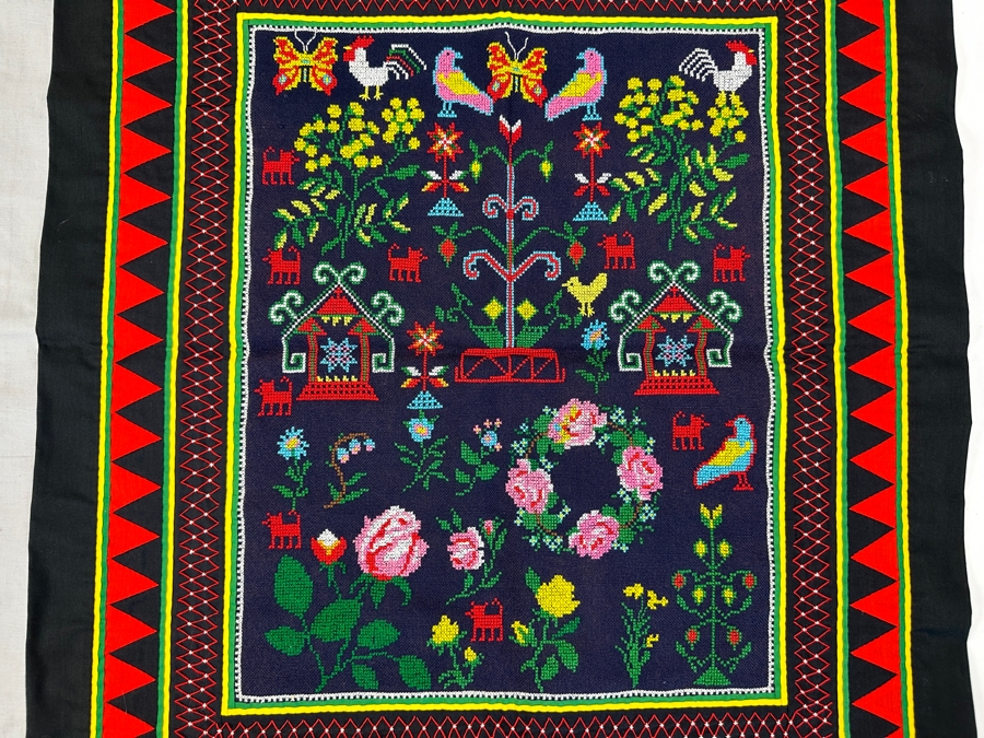 Pair Of Handmade Hmong Tapestries By May Xiong Yang And Maria Xiong 23.5 X 19.5 And 22.5 X 26 [Photo 7]