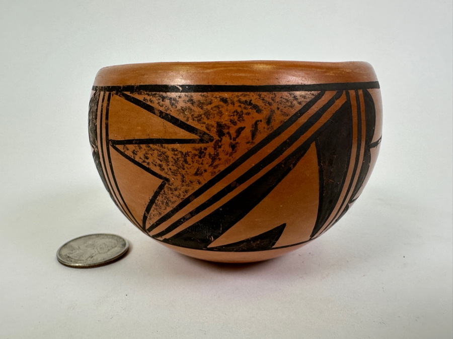 Small Signed Hopi Pottery Jar 2.5H [Photo 3]