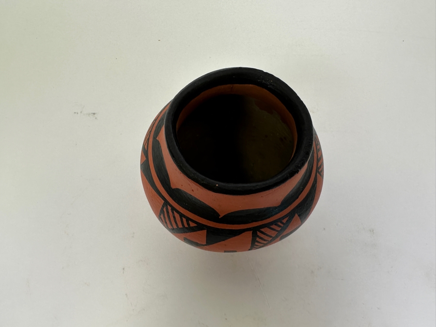 Vintage Native American Pottery Pot [Photo 5]