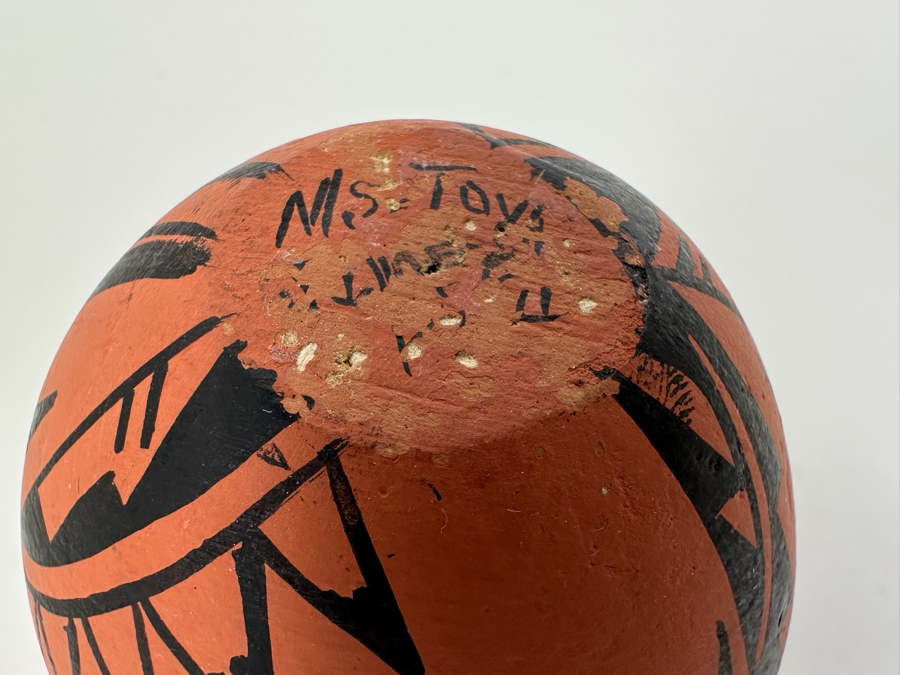 Vintage Native American Pottery Pot [Photo 8]