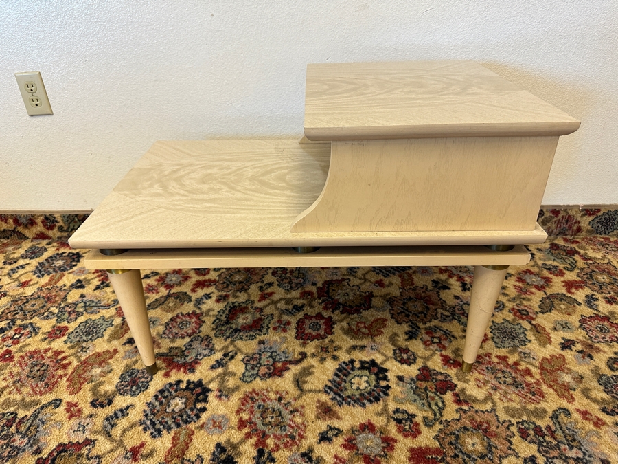 Mid-Century Modern Side Table 30W X 19D X 21H [Photo 4]