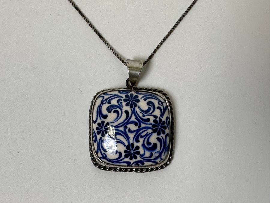 Sterling Silver Chain With Sterling Silver Pottery Pendant [Photo 2]