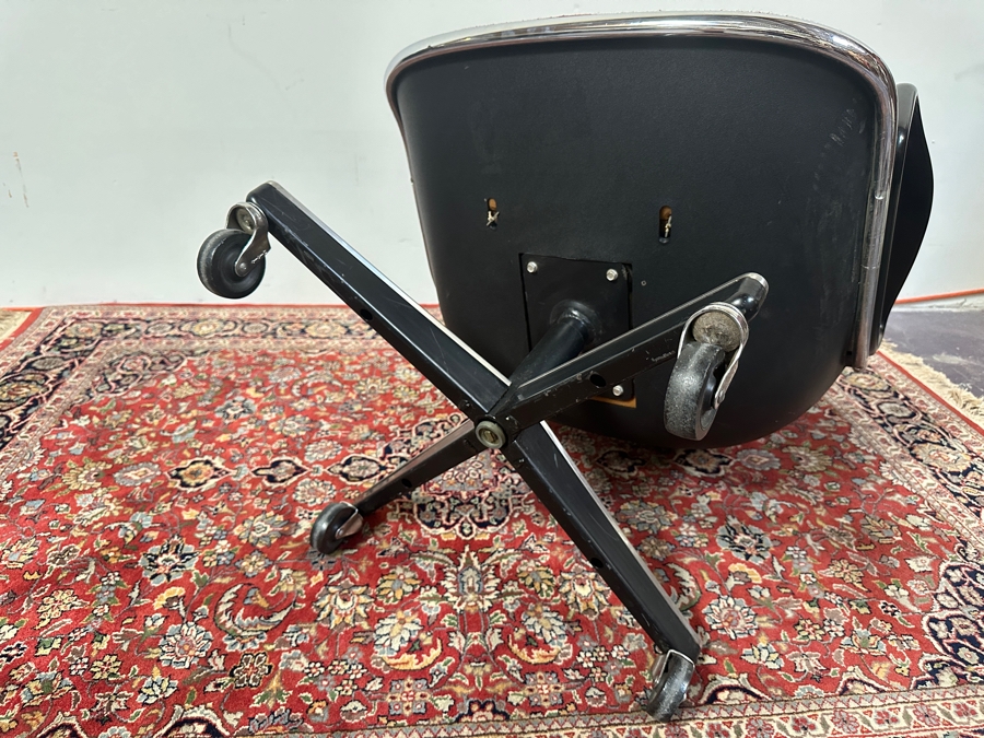 JUST ADDED - Vintage Knoll Charles Pollock Mid-Century Modern Executive Chair [Photo 10]