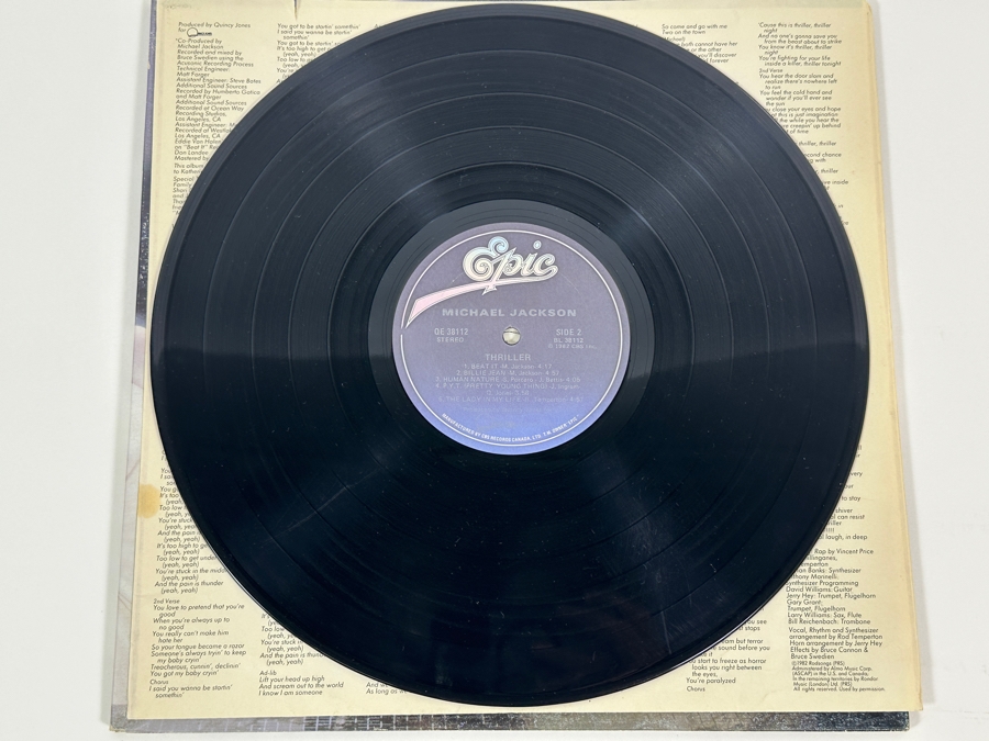 JUST ADDED - Michael Jackson Thriller Vinyl Record [Photo 9]