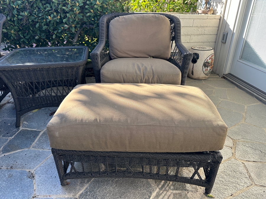 Outdoor Furniture Set With Pair Of Armchairs With Ottomans And Glass Top Side Table By Lane Venture [Photo 28]