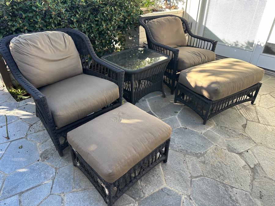 Outdoor Furniture Set With Pair Of Armchairs With Ottomans And Glass Top Side Table By Lane Venture [Photo 23]