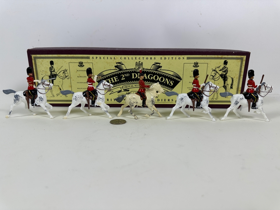 Britains Toy Soldiers The 2nd Dragoons Special Collectors Edition With Original Box 8850 Royal Scots Greys [Photo 2]