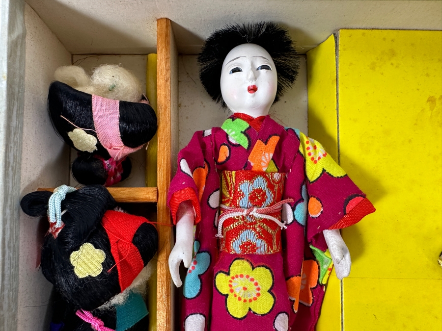 Vintage 1950's The Hanako Japanese Plaster Geisha Doll with Wigs [Photo 4]