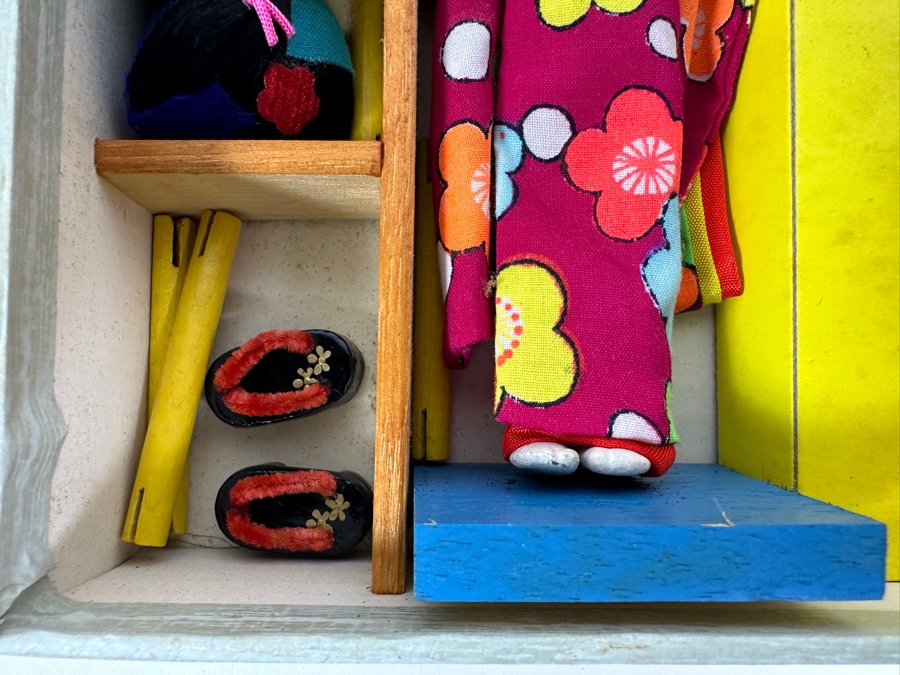 Vintage 1950's The Hanako Japanese Plaster Geisha Doll with Wigs [Photo 5]