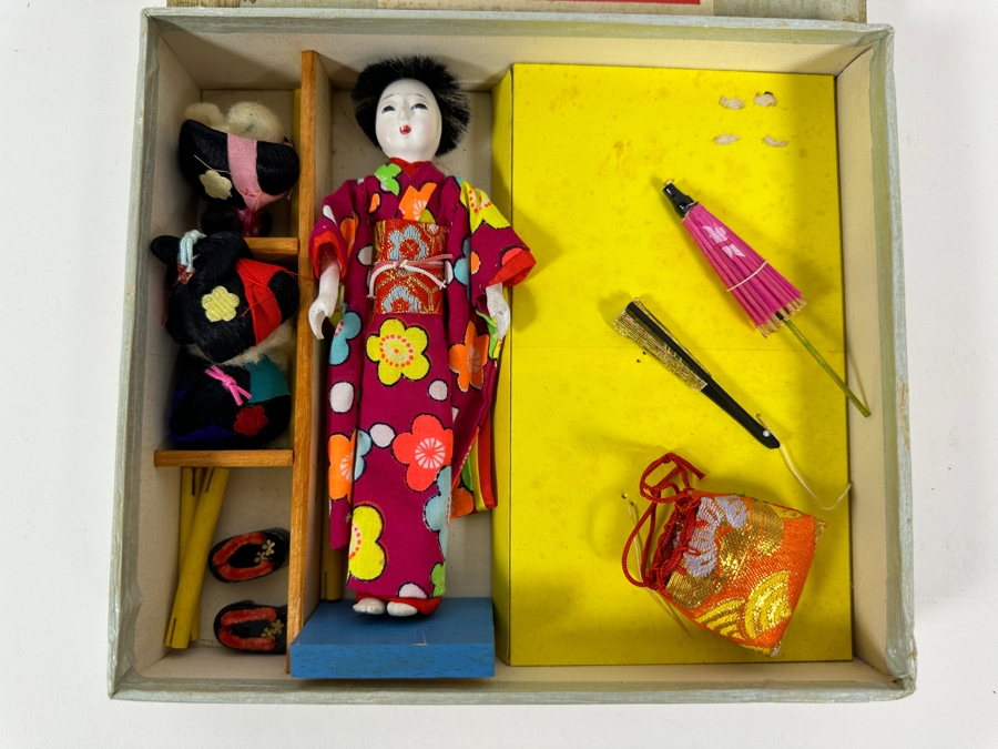Vintage 1950's The Hanako Japanese Plaster Geisha Doll with Wigs [Photo 3]