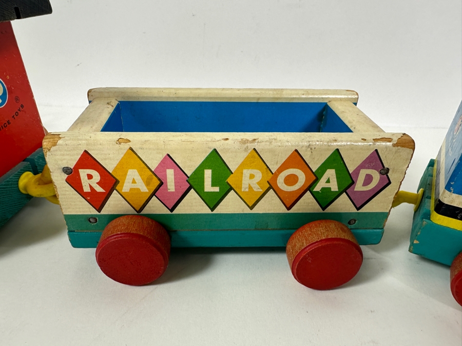 Vintage 1963 Fisher Price Huffy Puffy Train Set Wooden Pull Toy 26L [Photo 4]
